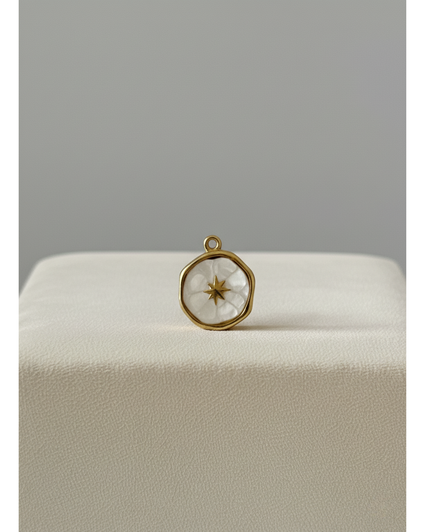 Médaillon Blanc Étoile Scintillante