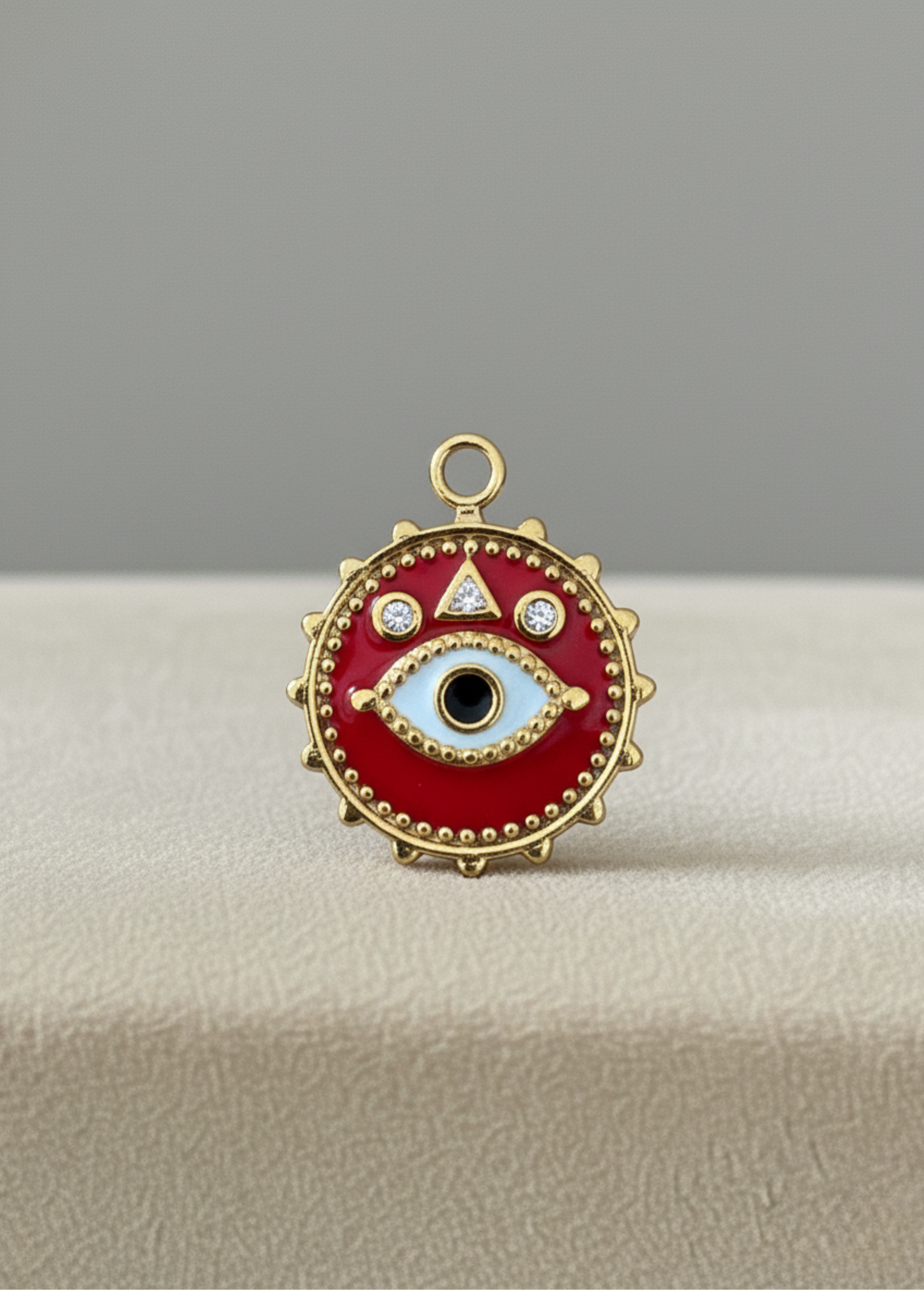 Médaillon Oeil Rouge